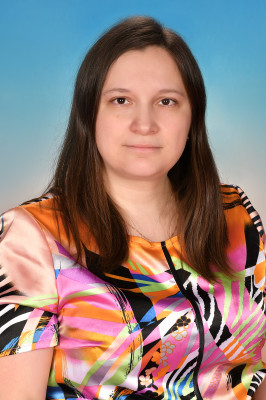 Воспитатель Демиденко Елена Валериевна (фото размещено с письменного согласия) Воспитатель Демиденко Елена Валериевна (фото размещено с письменного согласия)
